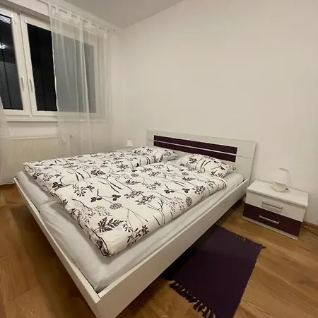 Peaceful Living, 4 Minutes From The Center *