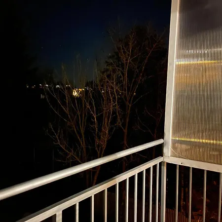 Peaceful Living, 4 Minutes From The Center Apartmán