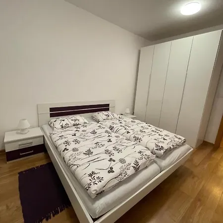 Peaceful Living, 4 Minutes From The Center