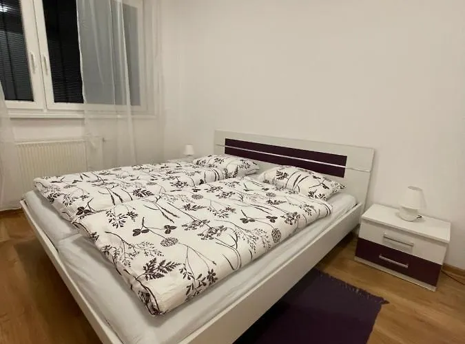 Peaceful Living, 4 Minutes From The Center *