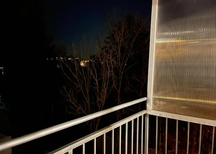 Peaceful Living, 4 Minutes From The Center Lejlighed