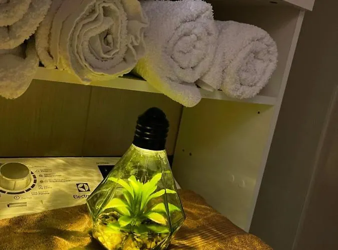 Peaceful Living, 4 Minutes From The Center